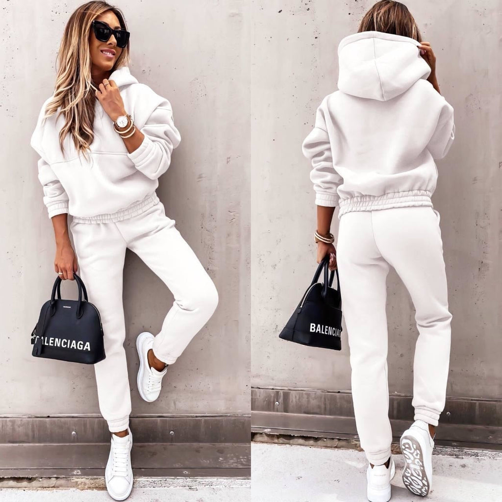 Women's Jogging Set – Soft Modern Everyday Lounge Style