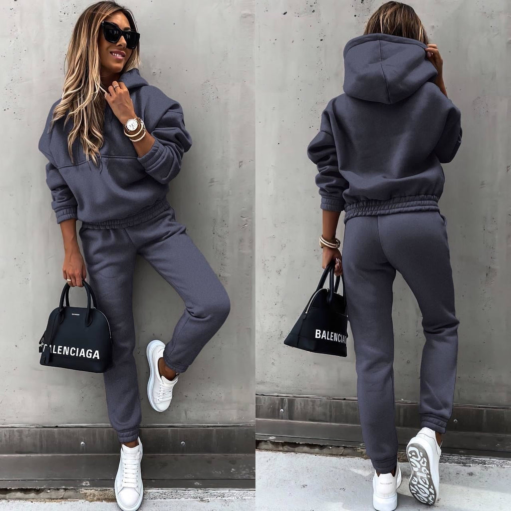 Women's Jogging Set – Soft Modern Everyday Lounge Style