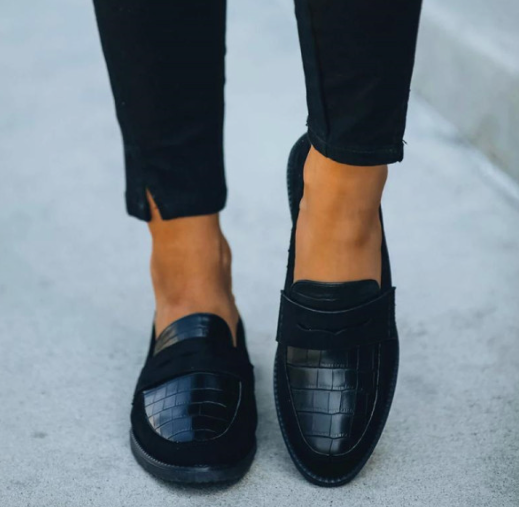 Women's Crocodile Texture Loafers – Chic Everyday Slip-On Style