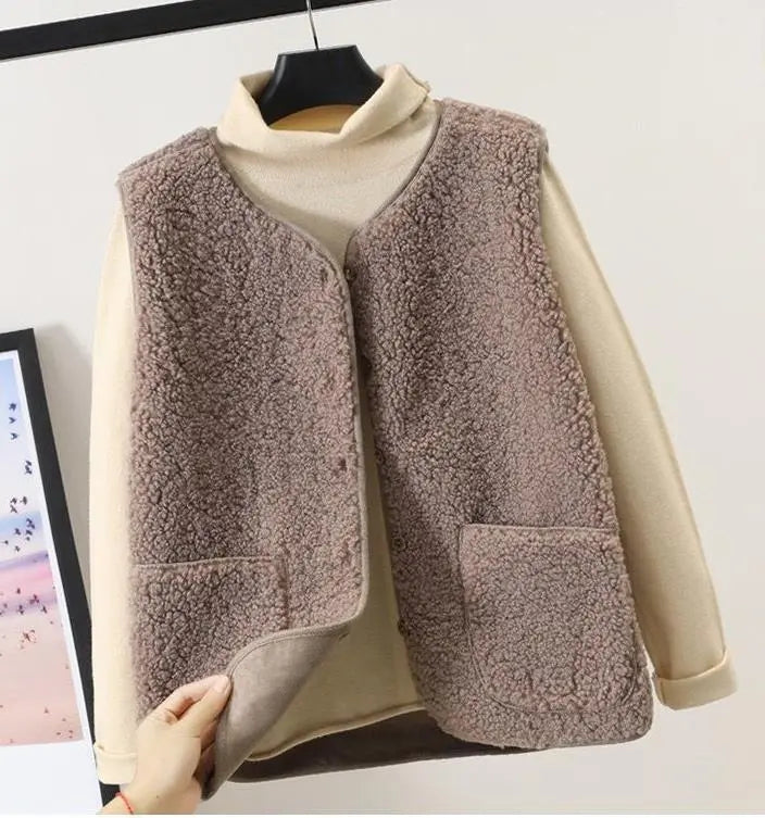 Women's Sleeveless Outerwear Vest – Relaxed Layering Style