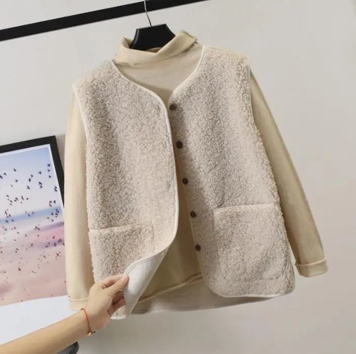 Women's Sleeveless Outerwear Vest – Relaxed Layering Style