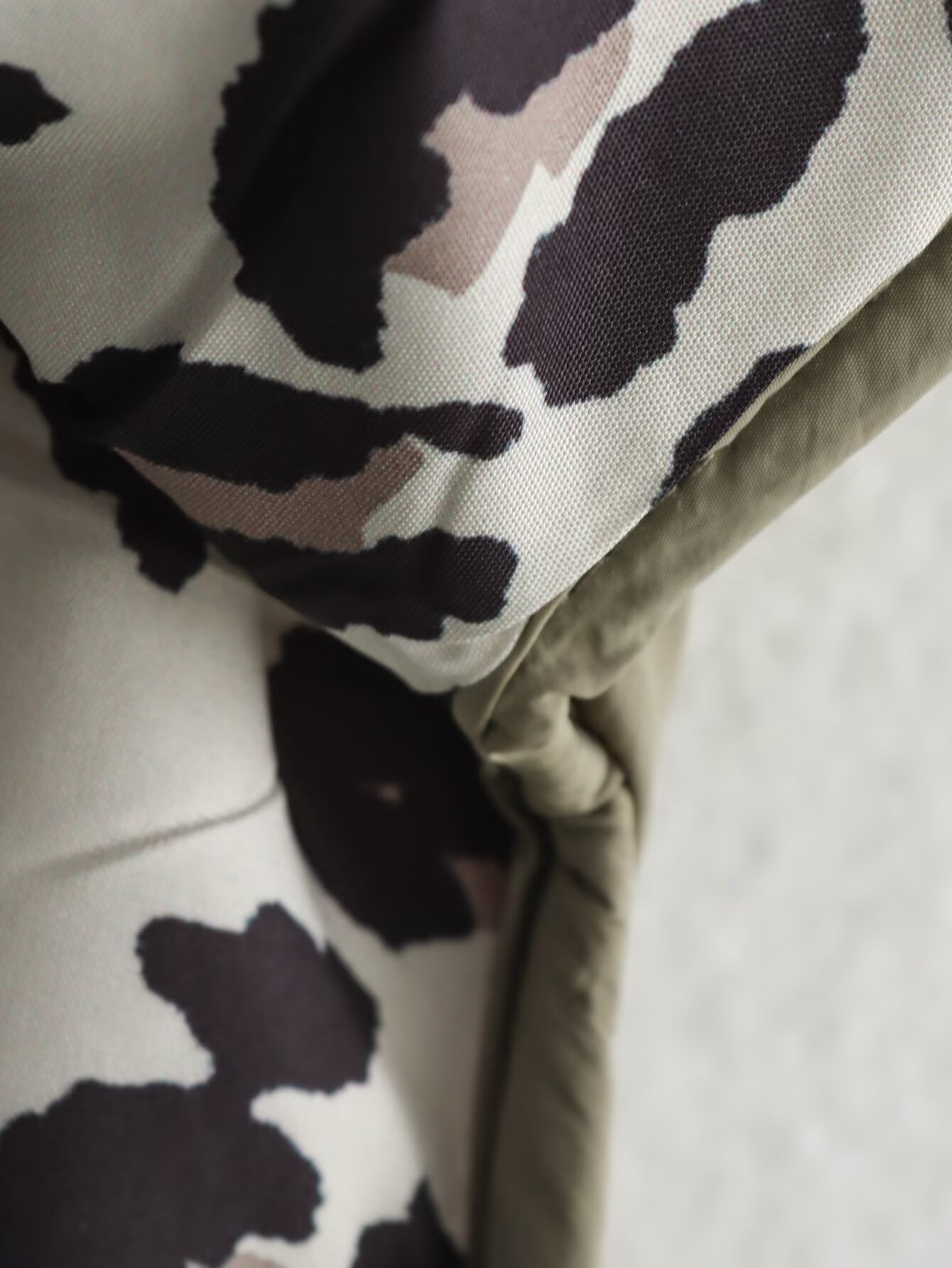 Women's Leopard Print Midseason Jacket – Quilted Chic Statement Style